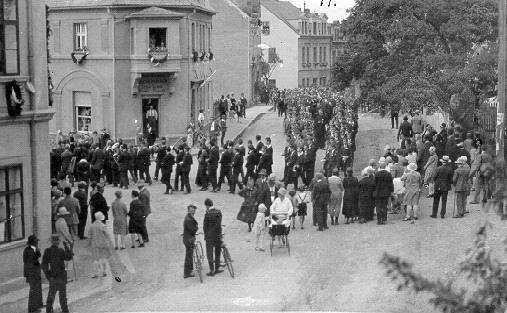 043  -1927